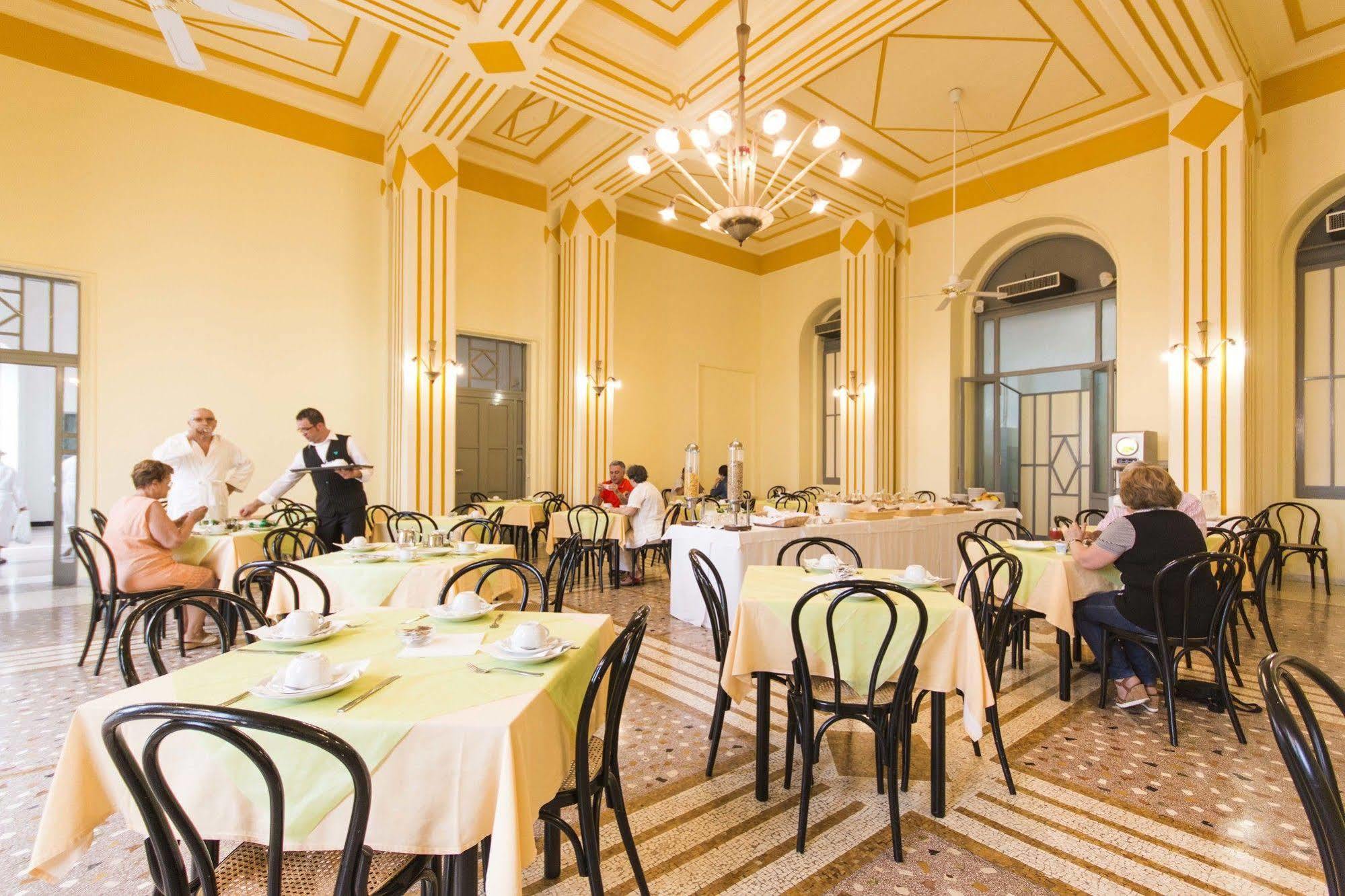 Albergo Palazzo Santa Cesarea Terme Exteriör bild